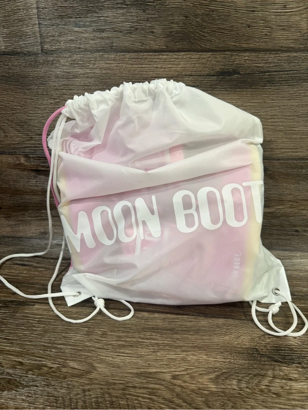 NWOB Moon Boot Pink Icon Low Nylon Size Girls US 3 - 4.5 EU 33‎ - 35